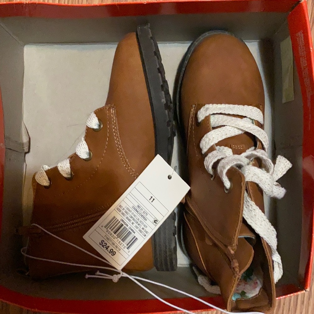 Kids Sz 11 boots - new with tags